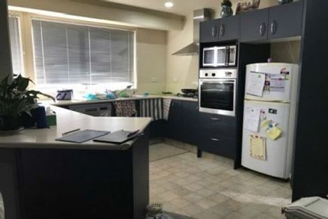 Photo of property in 2 Nobleman Place, Hamilton East, Hamilton, 3216