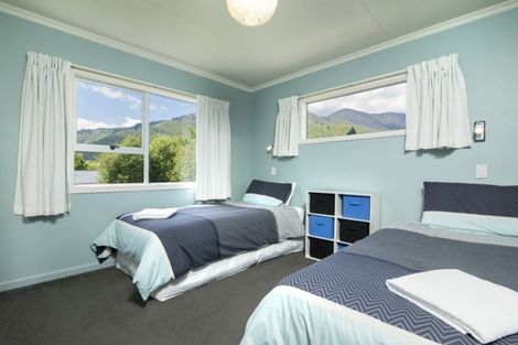 Photo of property in 5 Huia Street, Waikawa, Picton, 7220
