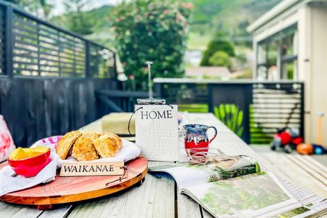 Photo of property in 72a Elizabeth Street, Waikanae, 5036