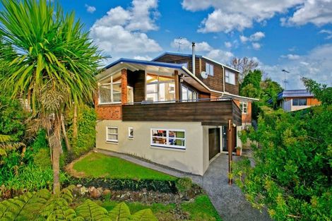 Photo of property in 20 Holt Avenue, Torbay, Auckland, 0630