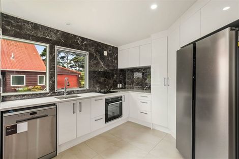 Photo of property in 13 Redfern Lane, Glenfield, Auckland, 0629