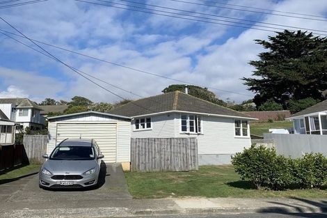 Photo of property in 48 View Road, Titahi Bay, Porirua, 5022