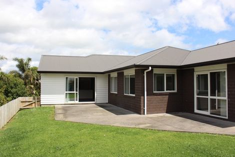 Photo of property in 2 Malbec Place, Huapai, Kumeu, 0810