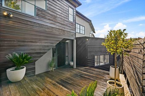 Photo of property in 11/19 Langana Avenue, Browns Bay, Auckland, 0630