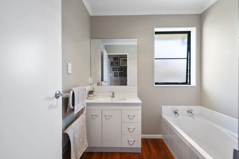 Photo of property in 36 Geneva Terrace, Kelvin Grove, Palmerston North, 4414