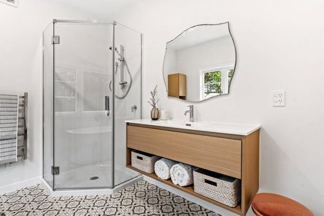 Photo of property in 24 Jean Place, Stanmore Bay, Whangaparaoa, 0932