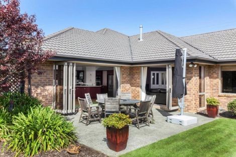Photo of property in 37 Hussey Road, Harewood, Christchurch, 8051