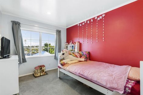 Photo of property in 44 Glenbervie Crescent, Massey, Auckland, 0614