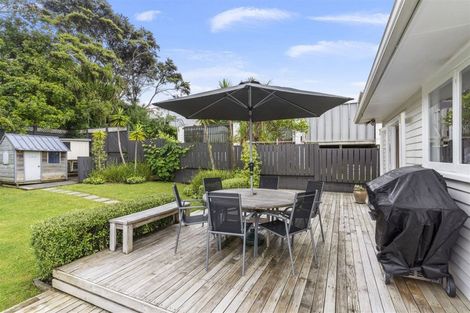 Photo of property in 16 Juniper Road, Sunnynook, Auckland, 0620