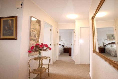 Photo of property in 2/80 Aberfeldy Avenue, Highland Park, Auckland, 2010