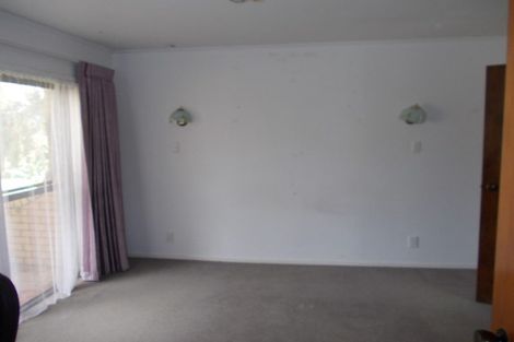 Photo of property in 58 Kurnell Drive, Botany Downs, Auckland, 2010