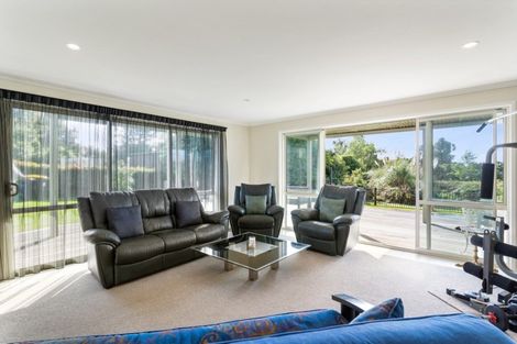 Photo of property in 100 Estuary View, Whangamata, 3620