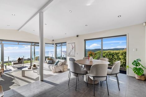 Photo of property in 42 Waitea Road, Muriwai, Waimauku, 0881