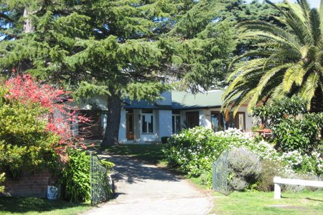 Photo of property in 2-4 Awarua Crescent, Havelock North, 4130