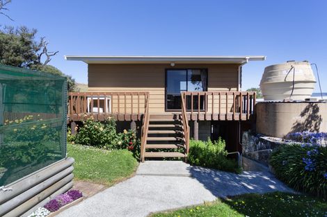 Photo of property in 16 Coronation Street, Moeraki, Palmerston, 9482