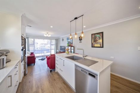 Photo of property in 18 Grey Street, Hawera, 4610