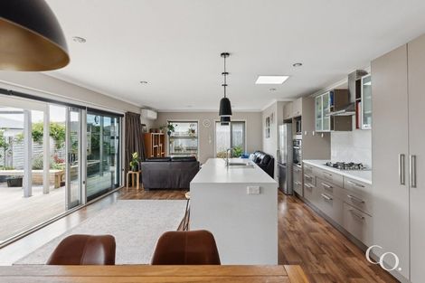 Photo of property in 31 Butterworth Crescent, Papamoa Beach, Papamoa, 3118