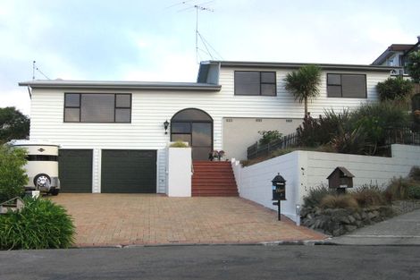 Photo of property in 8 Hillview Crescent, Paparangi, Wellington, 6037