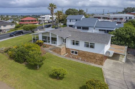 Photo of property in 64 Stanmore Bay Road, Stanmore Bay, Whangaparaoa, 0932