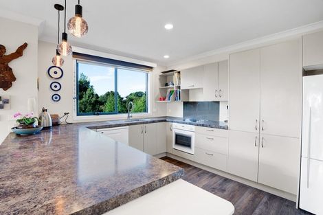 Photo of property in 127 Wairau Road, Oakura, 4314