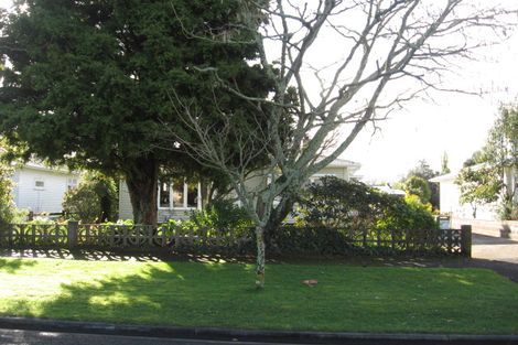 Photo of property in 11 Gillies Avenue, Claudelands, Hamilton, 3214