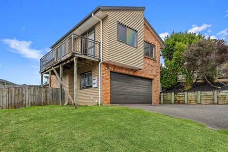 Photo of property in 92 George Deane Place, Greenhithe, Auckland, 0632