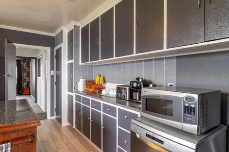 Photo of property in 15 Fox Street, Woodville, 4920