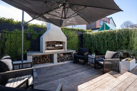 Photo of property in 197 Fendalton Road, Fendalton, Christchurch, 8052