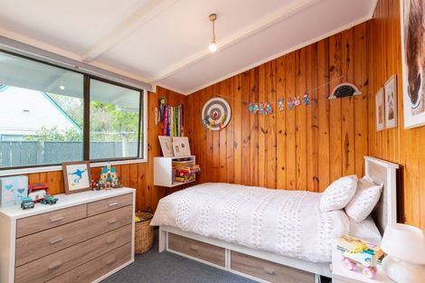 Photo of property in 9a Heretaunga Square, Silverstream, Upper Hutt, 5019