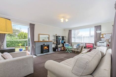 Photo of property in 540 Glenfield Road, Glenfield, Auckland, 0629