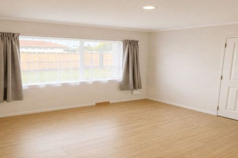 Photo of property in 14 Corta Bella Place, Golflands, Auckland, 2013