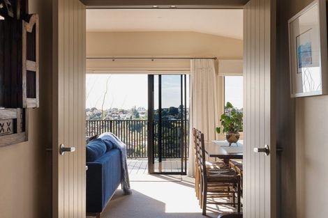 Photo of property in 30 La Cumbre Close, Bethlehem, Tauranga, 3110