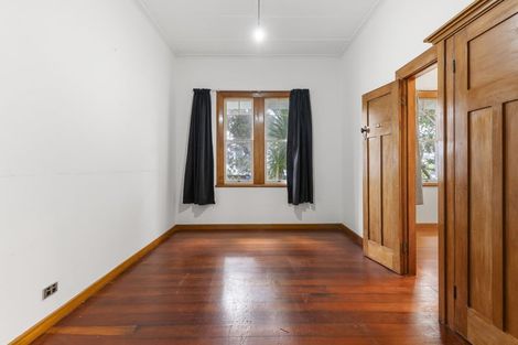 Photo of property in 50 Woodglen Road, Glen Eden, Auckland, 0602