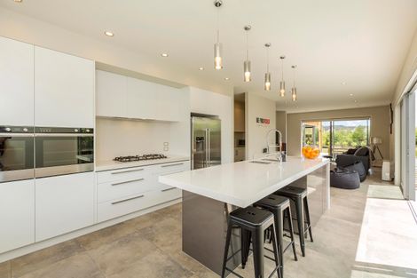 Photo of property in 17 Bayvista Drive, Karaka, Papakura, 2113