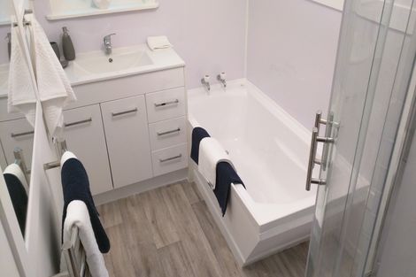 Photo of property in 31 Valley Road, Titirangi, Auckland, 0604