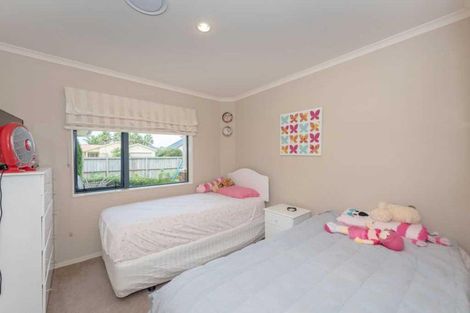 Photo of property in 72 Nielsen Gardens, Rototuna, Hamilton, 3210