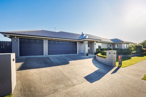 Photo of property in 12 Liberty Grove, Kelvin Grove, Palmerston North, 4414