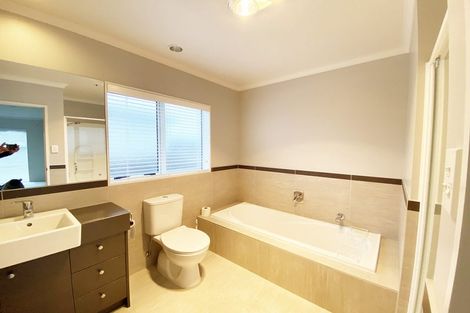 Photo of property in 33 Kensway Drive, Flat Bush, Auckland, 2016