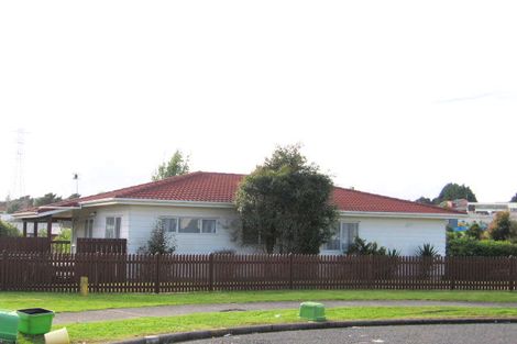 Photo of property in 3 Kirklow Place, Goodwood Heights, Auckland, 2105