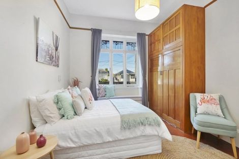 Photo of property in 35 Woodville Street, Edgeware, Christchurch, 8013