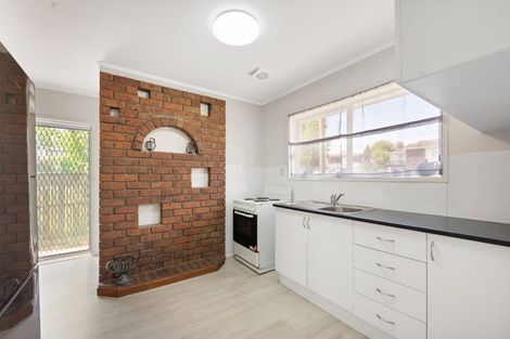 Photo of property in 2/1 Ribblesdale Road, Henderson, Auckland, 0612