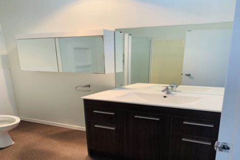 Photo of property in 1 Convair Crescent, Mangere, Auckland, 2022