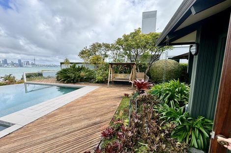 Photo of property in 10 Marine Terrace, Bayswater, Auckland, 0622