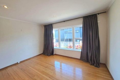 Photo of property in 3/87 Lake Road, Belmont, Auckland, 0622