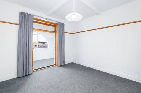Photo of property in Devonport Apartments, 30/127 Saint Aubyn Street, New Plymouth, 4310