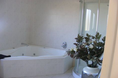 Photo of property in 106 Meadowland Drive, Somerville, Auckland, 2014