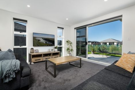 Photo of property in 77 Te Kio Crescent, Papamoa Beach, Papamoa, 3118