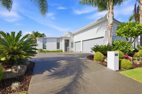 Photo of property in 42 Cassinia Close, Papamoa Beach, Papamoa, 3118