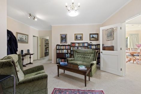 Photo of property in 10 Pukatea Street, Eastbourne, Lower Hutt, 5013