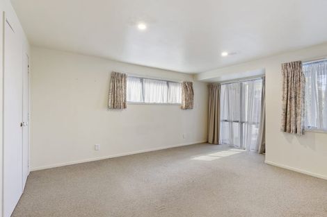 Photo of property in 17 Tui Vale Road, Shelly Park, Auckland, 2014